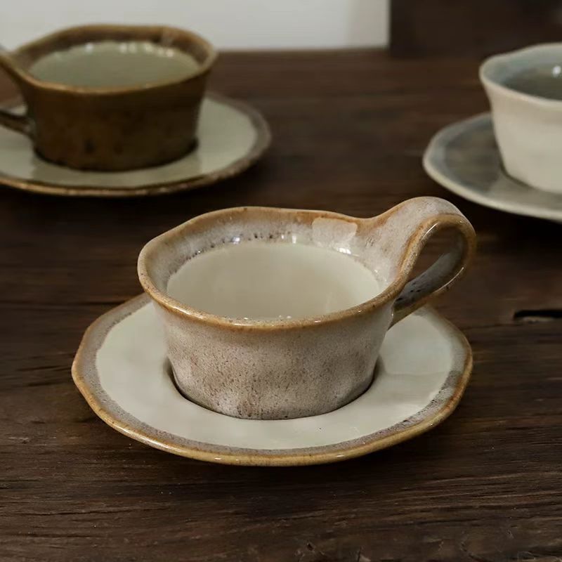 מאג קרמיקה שמנת חום וצלחת