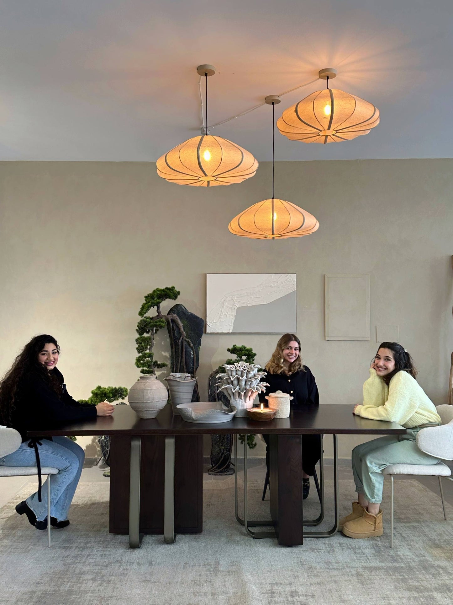 שולחן אוכל עץ אגוז שתי רגלי ריבועים מתכת ברונז 220*100